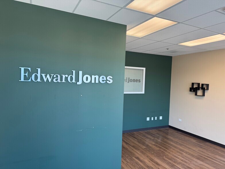 More Photos Of 7221 State Park Rd, Fox Lake Unknown For Lease