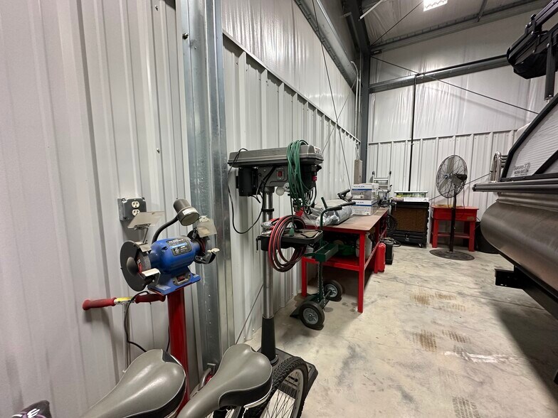 More Photos Of 5218 7th st, Great Bend Warehouse For Sale
