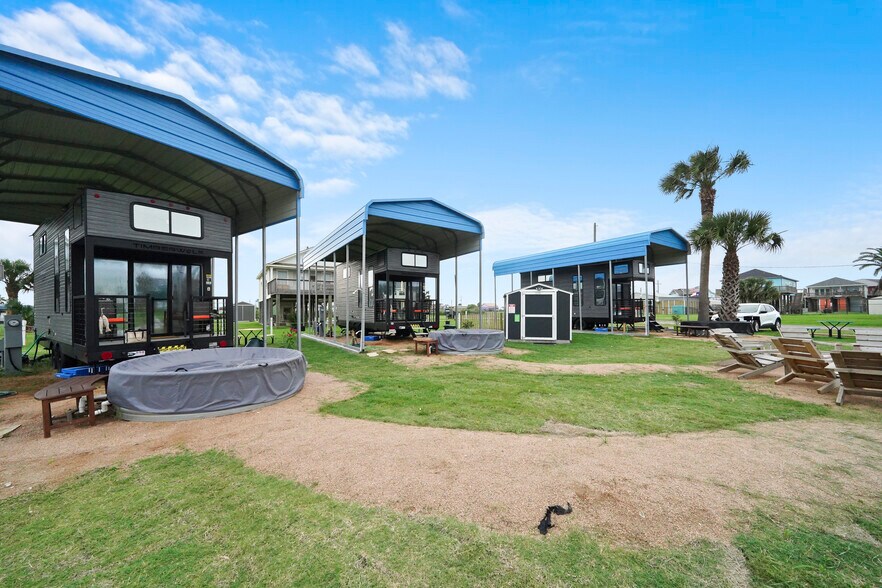 More Photos Of 1845 Oleander, Crystal Beach Trailer Camper Park For Sale