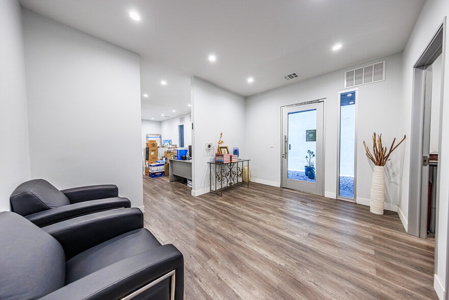 More Photos Of 2330 Westwood Blvd, Los Angeles Office For Sale