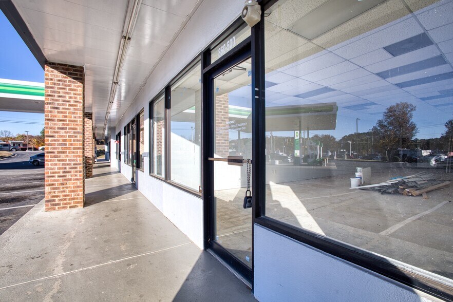 More Photos Of 860 Heckle Blvd, Rock Hill Unknown For Lease