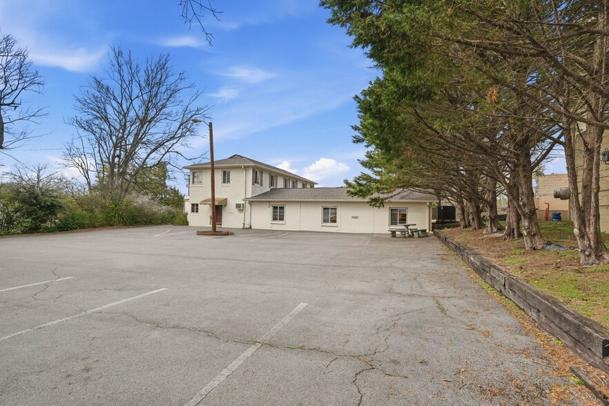 More Photos Of 6712 Kingston Pike, Knoxville Land For Sale