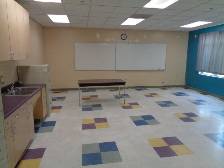 More Photos Of 455-467 N White Rd, San Jose Religious Facility For Lease