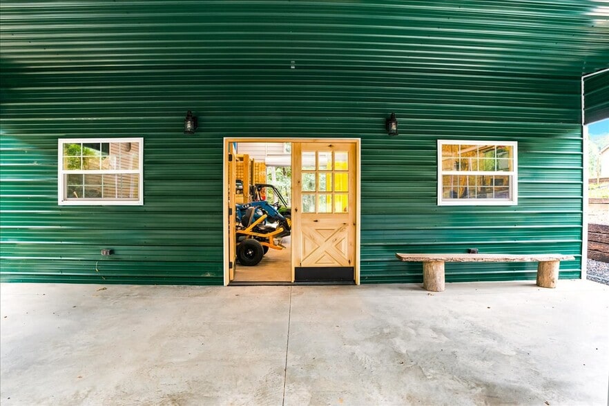 More Photos Of 1309 Redland Rd, Cross Junction Winery Vineyard For Sale