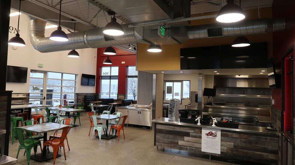 More Photos Of 504 N Station Pky, Farmington Restaurant For Sale