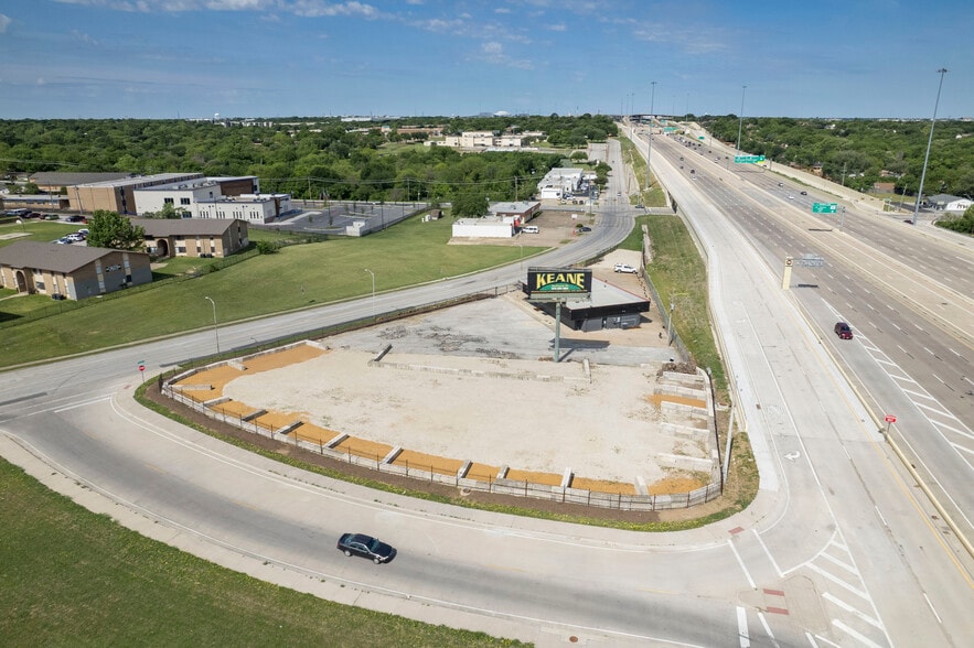 More Photos Of 636 W Tarrant Rd, Grand Prairie General Retail For Lease