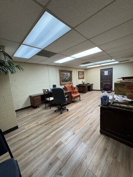 More Photos Of 8716 SE 15th St, Oklahoma City Distribution For Sale