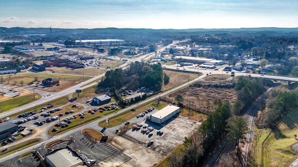 More Photos Of 93 Old Dixie Hwy, Adairsville Showroom For Lease
