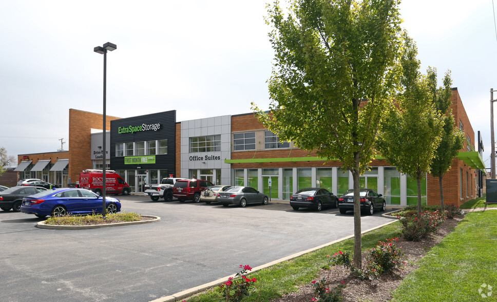 Primary Photo Of 7125 W Gunnison St, Harwood Heights Self Storage For Lease