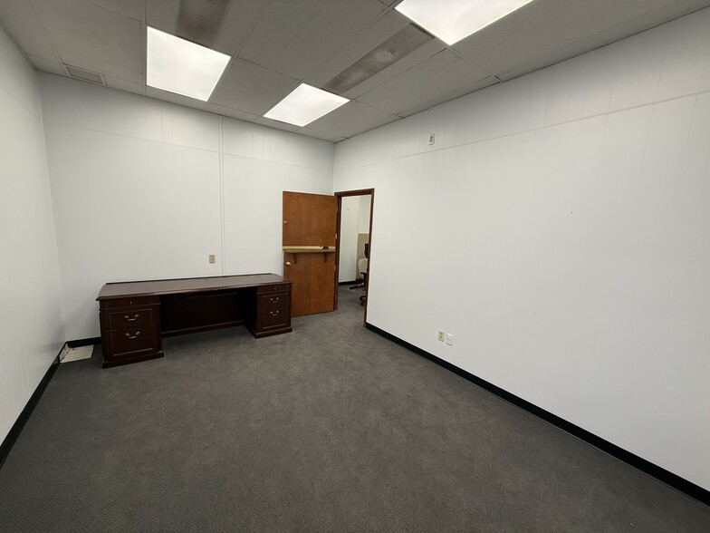 More Photos Of 630 Market St, Steubenville Office For Sale