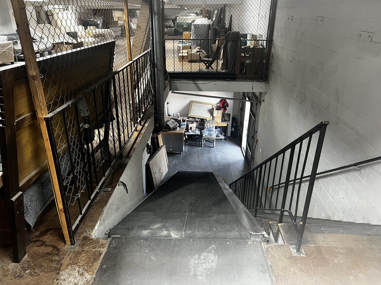 More Photos Of 11727-11729 South St, Artesia General Retail For Lease