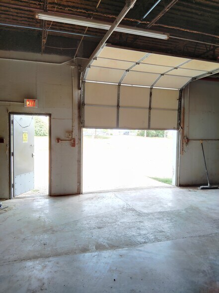More Photos Of 2511 National Dr, Garland Industrial For Sale