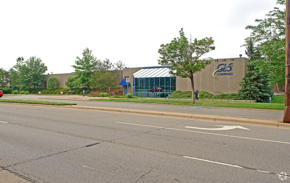 More Photos Of 1280 Energy Park Dr, Saint Paul Flex For Lease