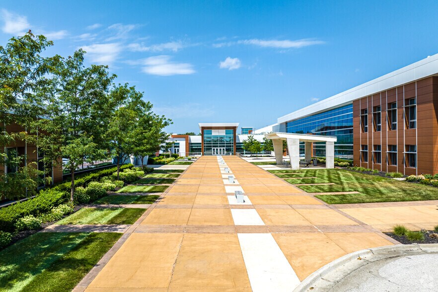 More Photos Of 6800 W 115th St, Overland Park Coworking Space