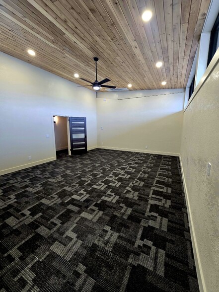 More Photos Of 20 2nd Ave E, Kalispell Office For Lease