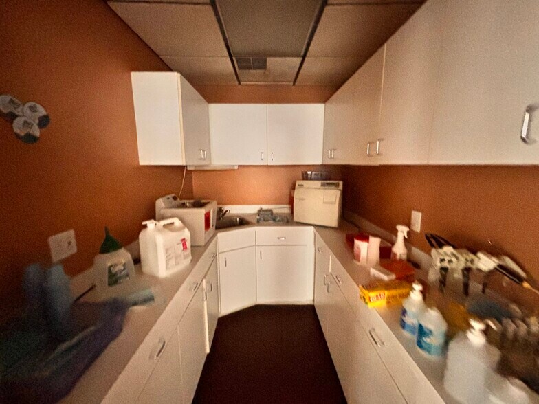 More Photos Of 4900-4902 Bergenline Ave, Union City Storefront Retail Office For Lease