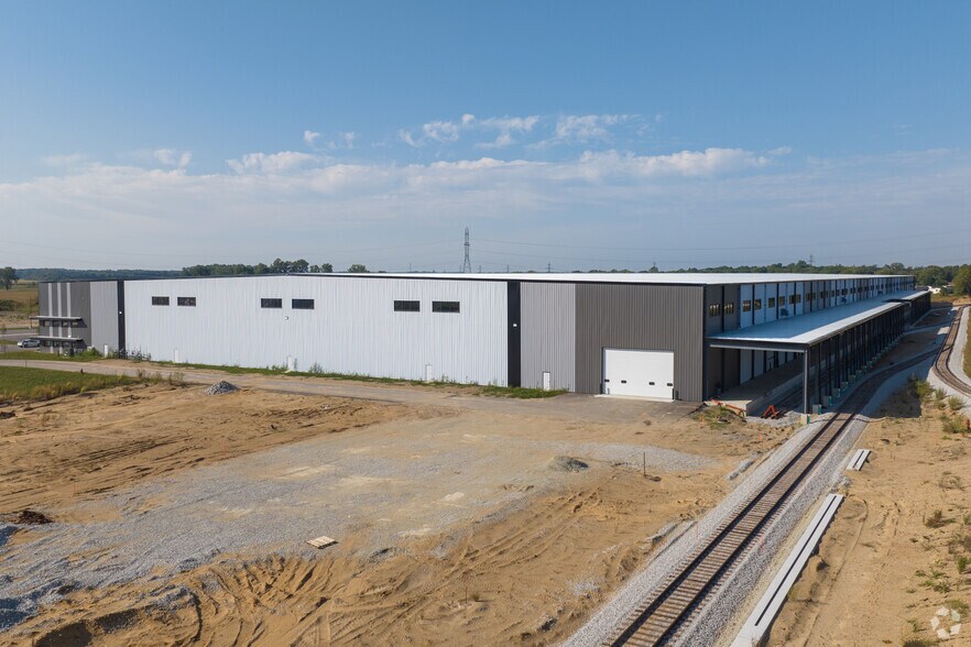 More Photos Of 203 Stonemont Dr, Bristol Warehouse For Lease