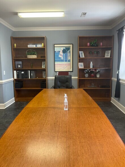 More Photos Of 1345 Garner Ln, Columbia Office For Sale