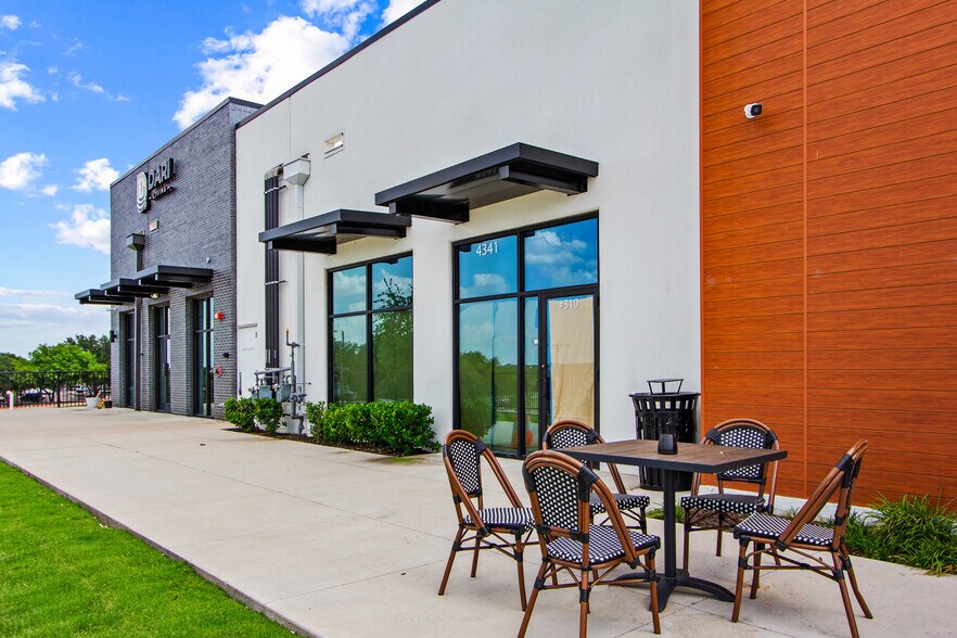 More Photos Of 4301 14th St, Plano Unknown For Lease