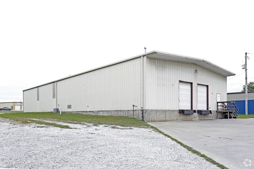 More Photos Of 1116 Wagon Wheel Rd, Springdale Industrial For Lease