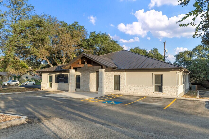 More Photos Of 9518 Tioga Dr, San Antonio Office For Sale