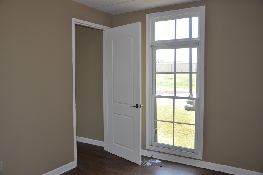 More Photos Of 3249 W Sarazen's Cir, Memphis Medical For Lease