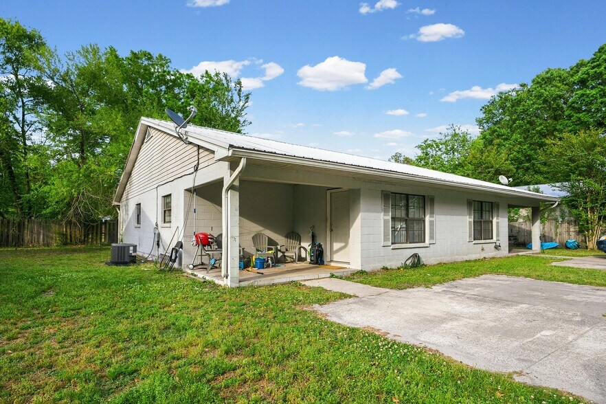 More Photos Of 209 Cannon St, Nahunta Multifamily For Sale