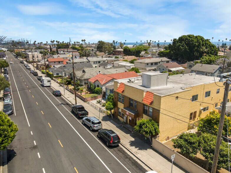 More Photos Of 383 W 14th St, San Pedro Apartments For Sale
