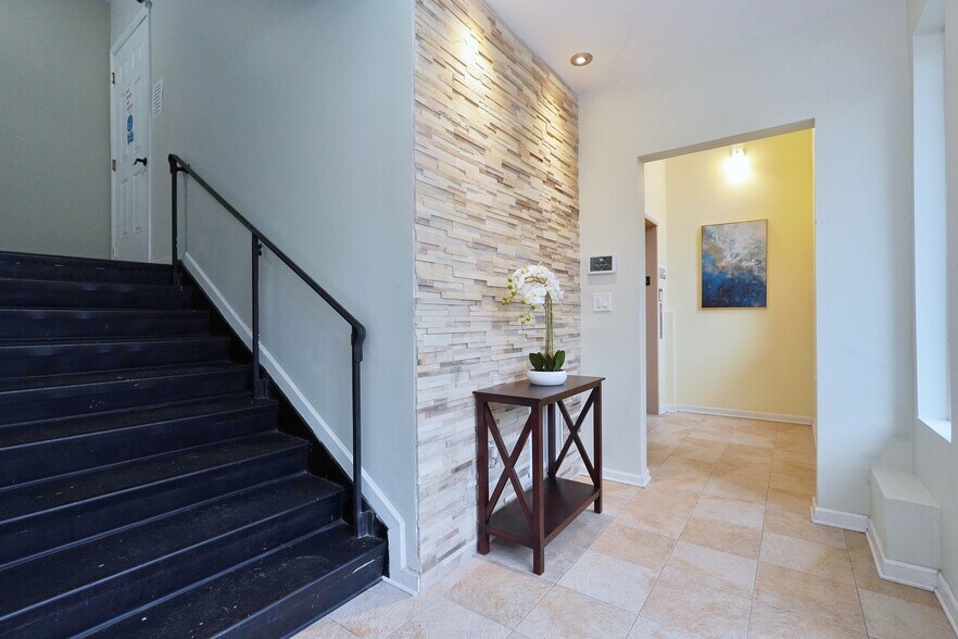 More Photos Of 1086 Forest Ave, Staten Island Medical For Lease