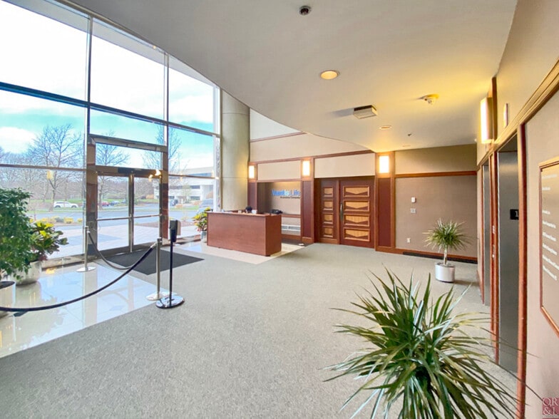 More Photos Of 200 Day Hill Rd, Windsor Office For Lease