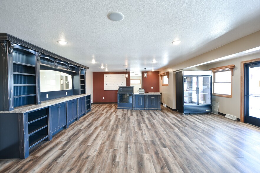 More Photos Of 307 2nd St, Bellechester Flex For Sale