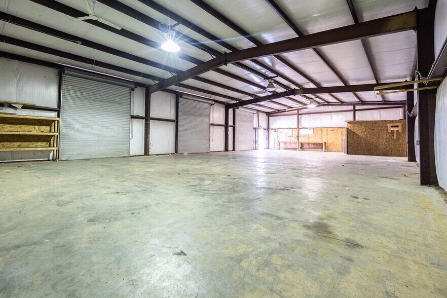 More Photos Of 3006 Air Park Rd, Fuquay Varina Warehouse For Lease