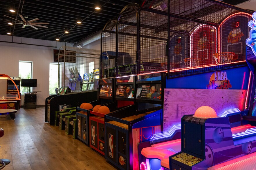 More Photos Of 326 N Chaparral St, Corpus Christi Freestanding For Lease