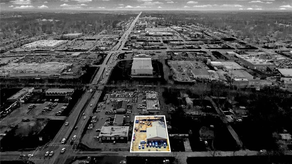 More Photos Of 702 SW South Ave, Blue Springs Warehouse For Lease