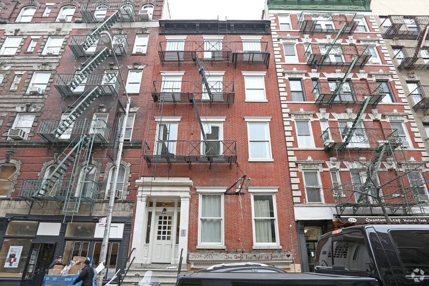 More Photos Of 228 Thompson St, New York Apartments For Lease