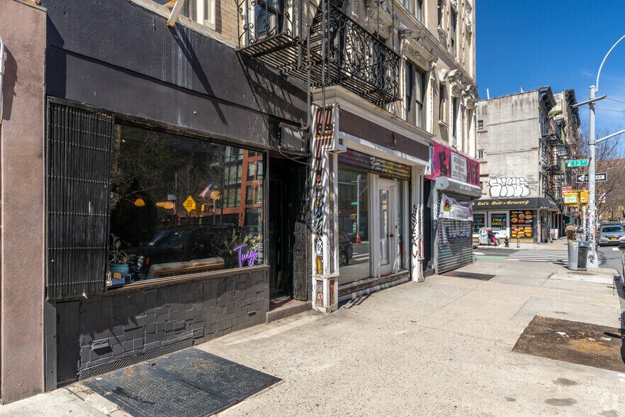 More Photos Of 212 Avenue B, New York Apartments For Lease