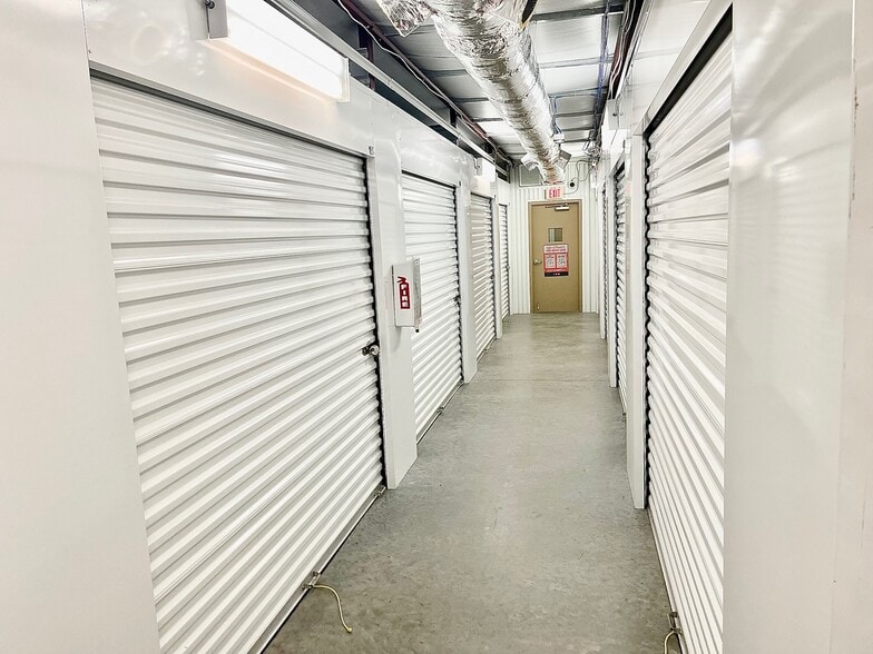 More Photos Of 3033 NE 53rd Ave, Gainesville Self Storage For Sale