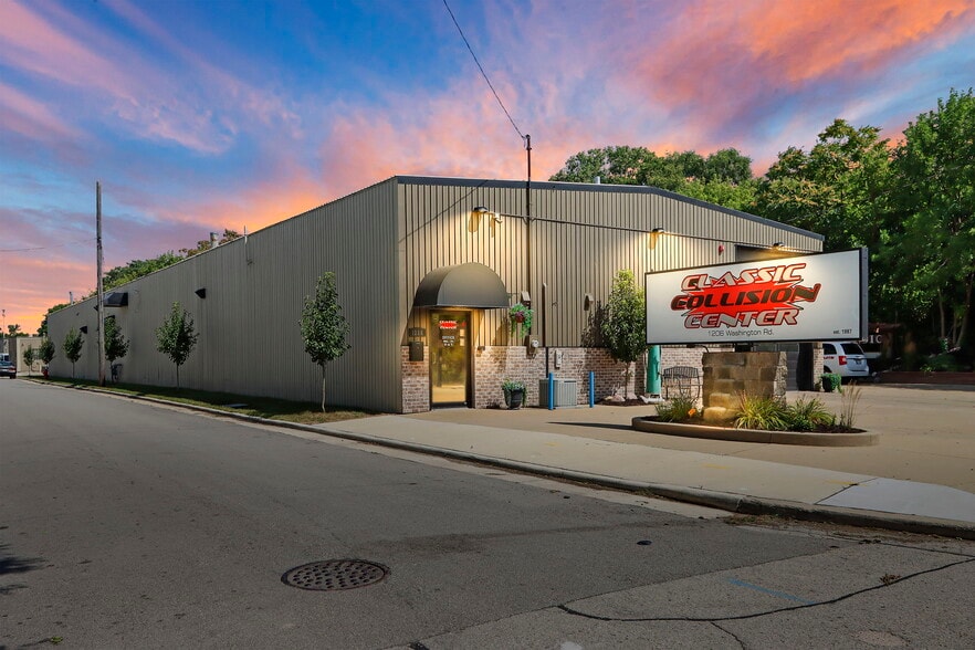 Primary Photo Of 1206 Washington Rd, Kenosha Auto Repair For Sale