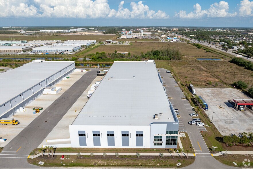 More Photos Of 16361 Lee Rd, Fort Myers Industrial For Lease