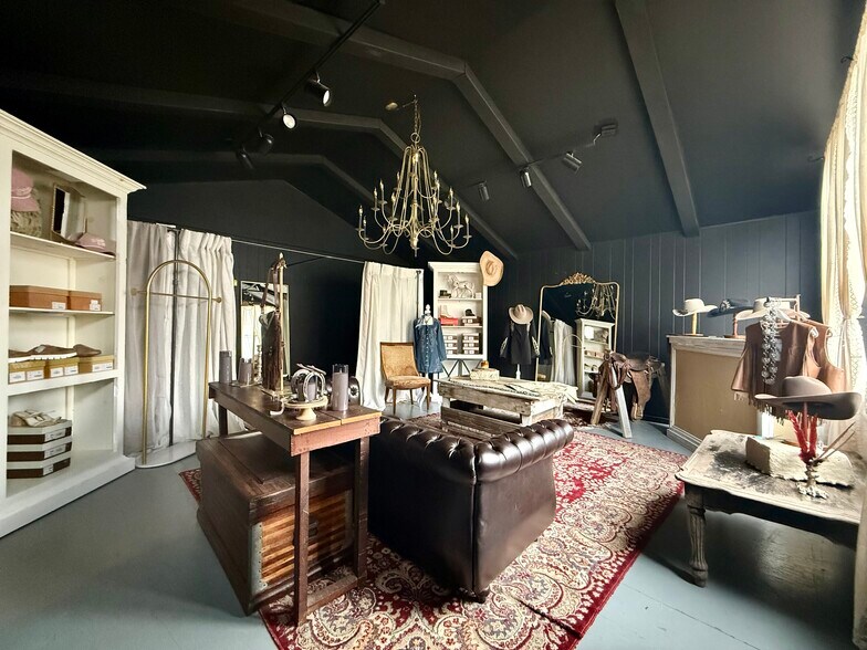 More Photos Of 122 E Center St, Le Roy Storefront Retail Residential For Lease