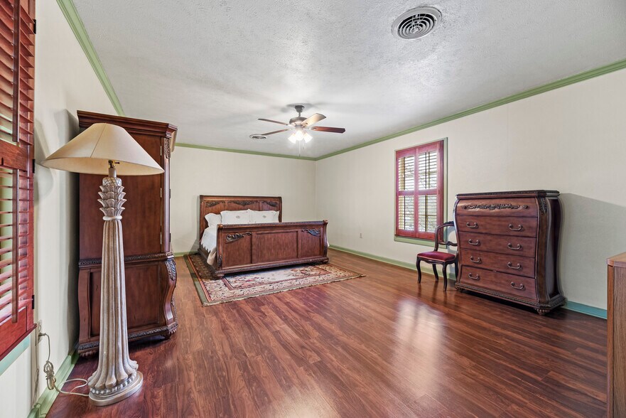More Photos Of 1106 Avenue O, Huntsville Office Residential For Sale