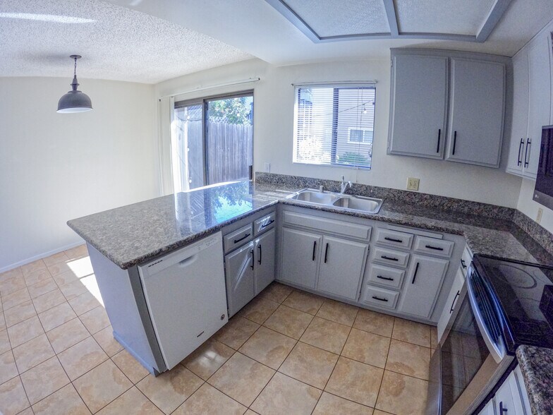 More Photos Of 1141 Reed Ave, San Diego Apartments For Sale