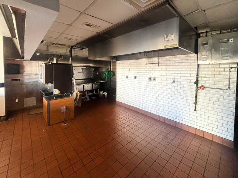 More Photos Of 1239 Mount Olivet Rd NE, Washington Freestanding For Lease