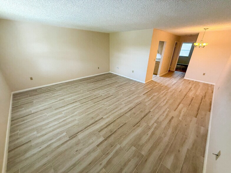 More Photos Of 604 SW 35th St, Palm City Apartments For Sale