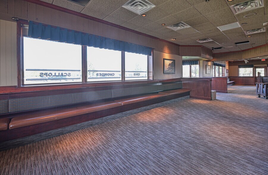 More Photos Of 2675 32nd Ave S, Grand Forks Restaurant For Sale