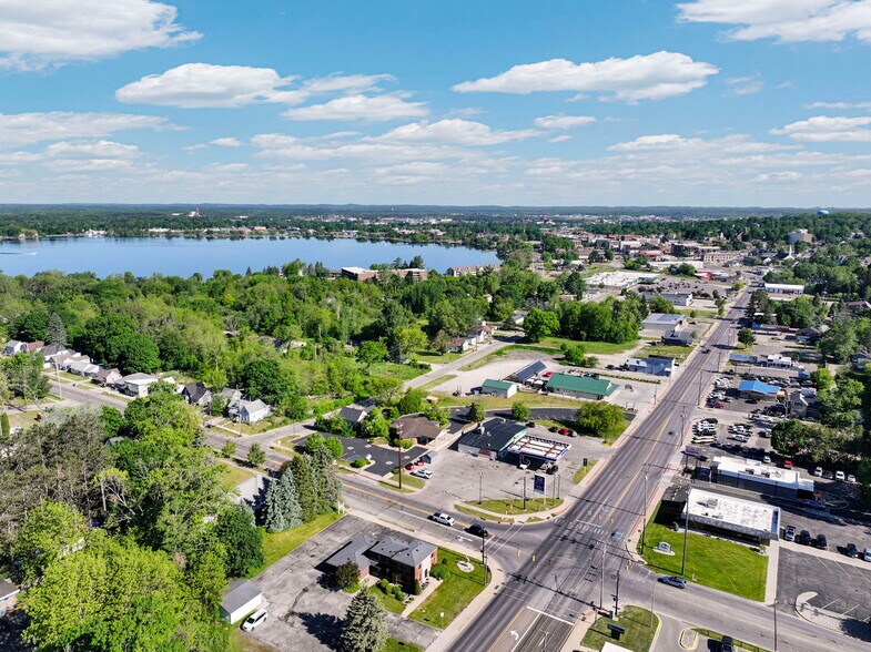 More Photos Of 1104 S Mitchell St, Cadillac Office For Sale