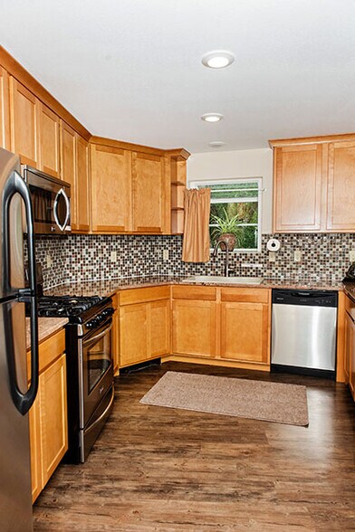 More Photos Of 56 El Paso Blvd, Manitou Springs Hotel For Sale