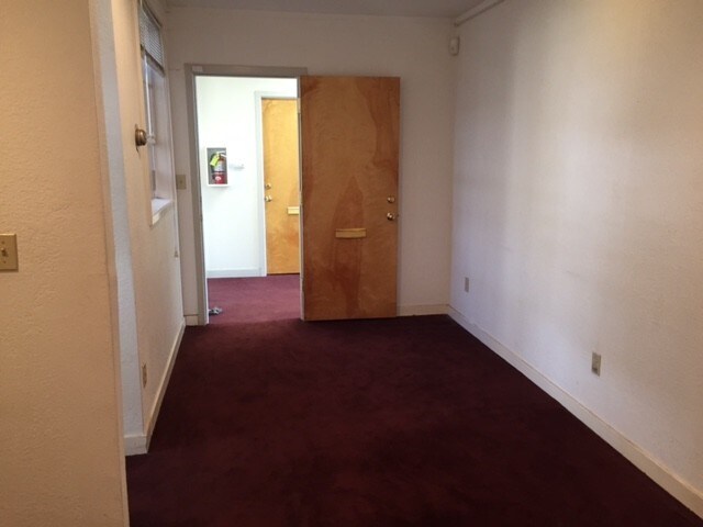 More Photos Of 2929 Summit St, Oakland Office For Lease