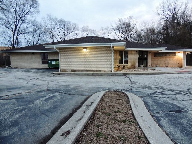 More Photos Of 7399 Forest Hills Rd, Loves Park Office For Sale