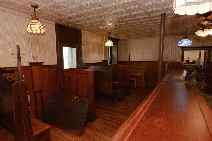 More Photos Of 101 S Main St, Richlandtown Restaurant For Sale